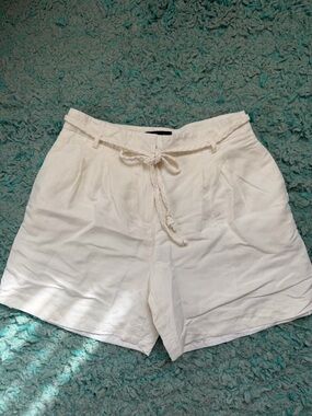 Ann Taylor white Drawstring Linen-Blend Shorts